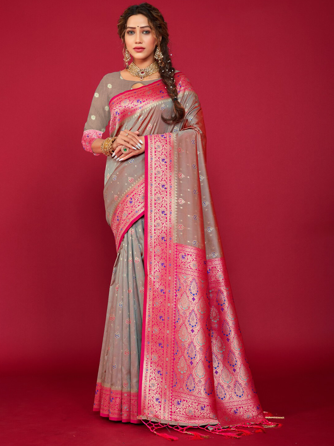 

Exclusiva Floral Woven Design Zari Saree, Grey