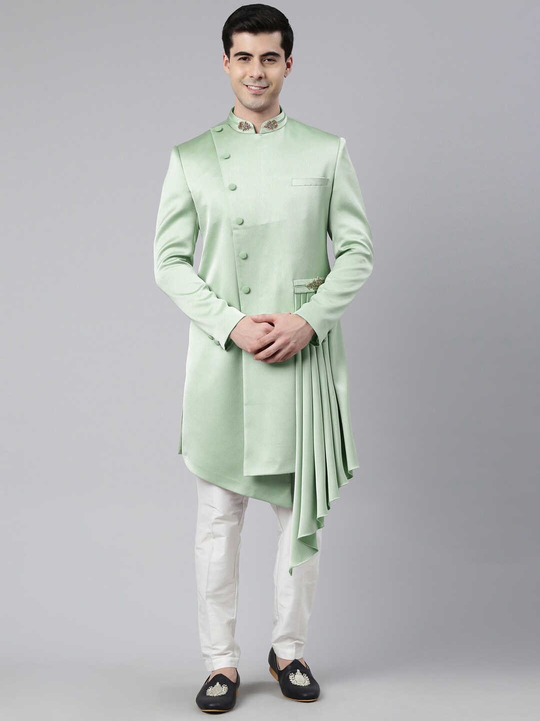 

TheEthnic.Co Men Draped Indo Western Sherwani Set, Green