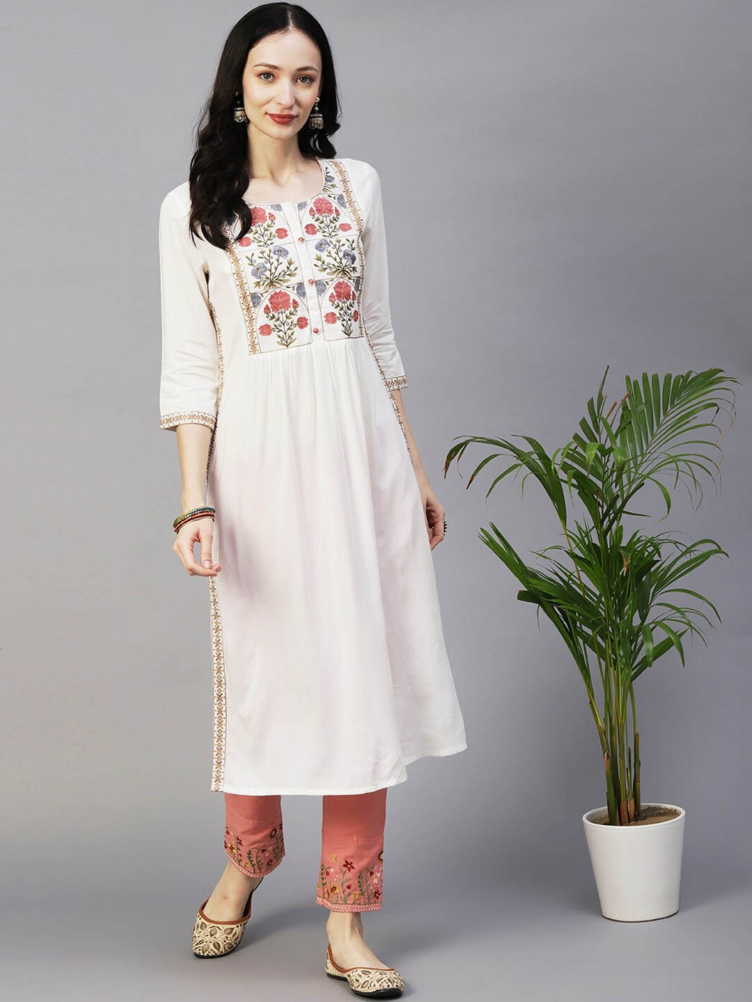

FASHOR Off White Floral Yoke Design Thread Work A-Line Kurta