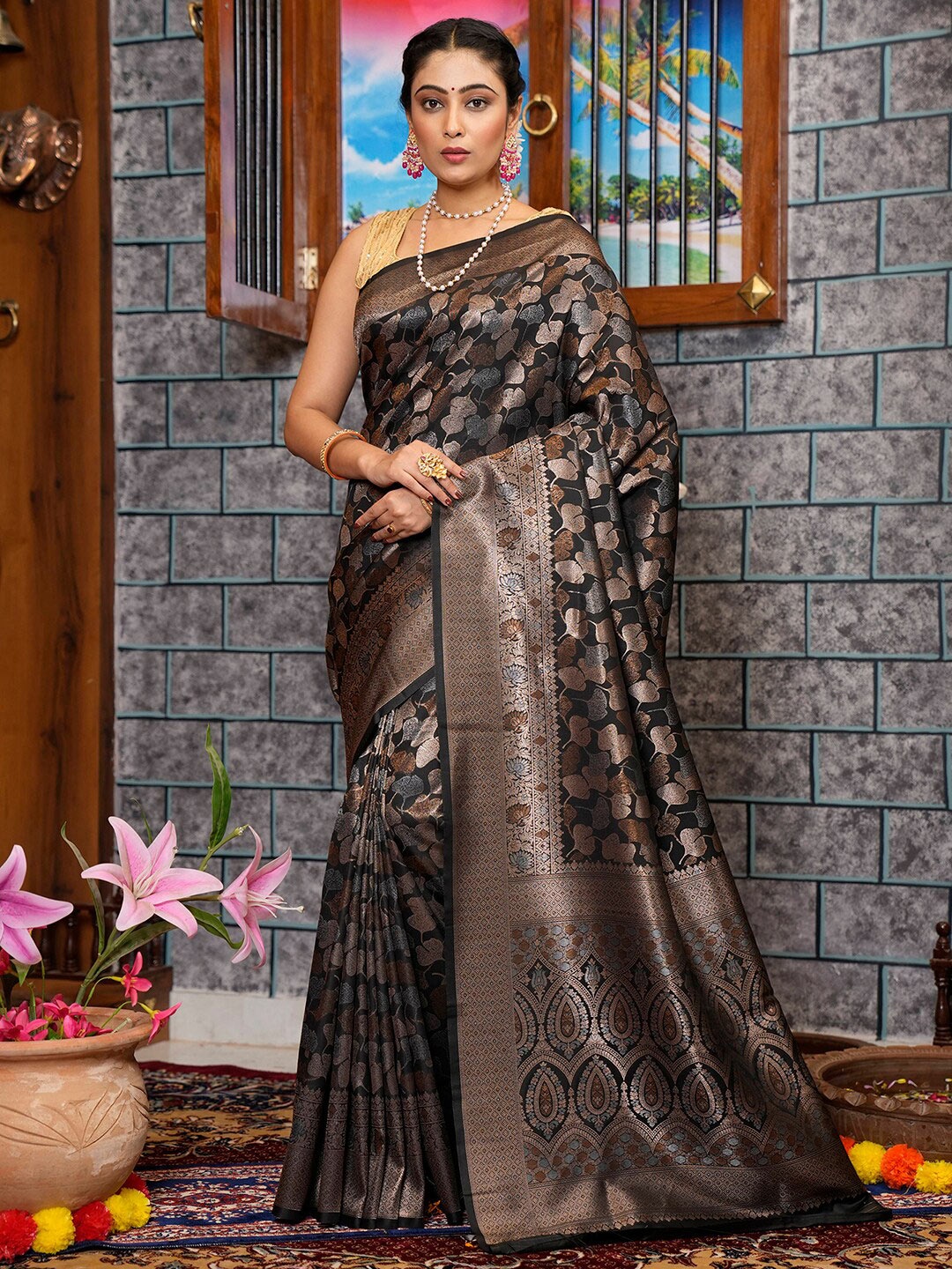 

Satrani Black & Gold-Toned Floral Woven Design Zari Saree