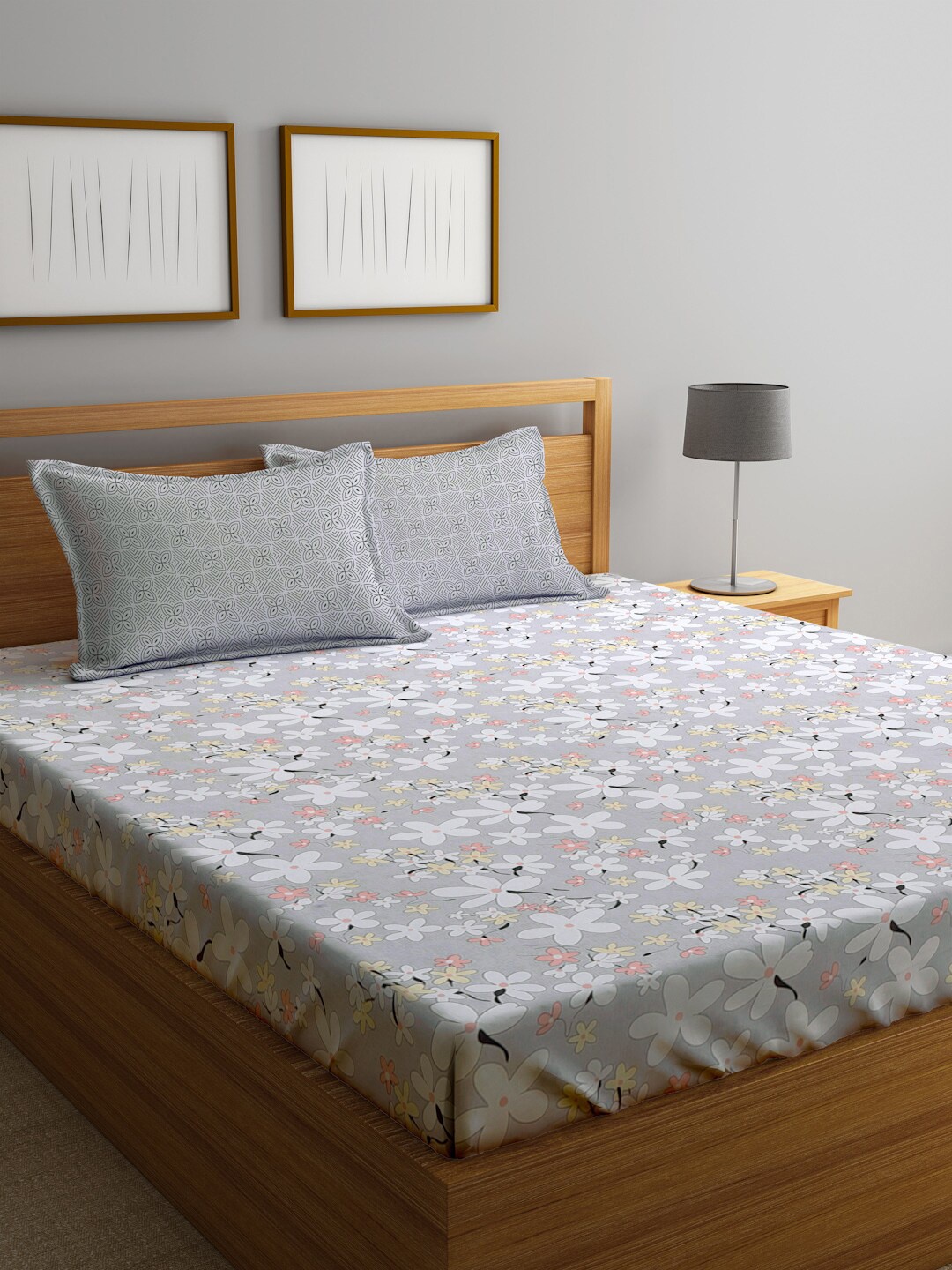 

KLOTTHE Grey & White Printed 300TC Fitted Super King Double Bedsheet With 2 Pillow Covers