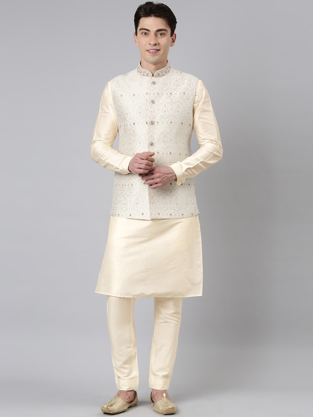 

TheEthnic.Co Mandarin Collar Kurta With Pyjamas & Woven Design Nehru Jacket, Cream