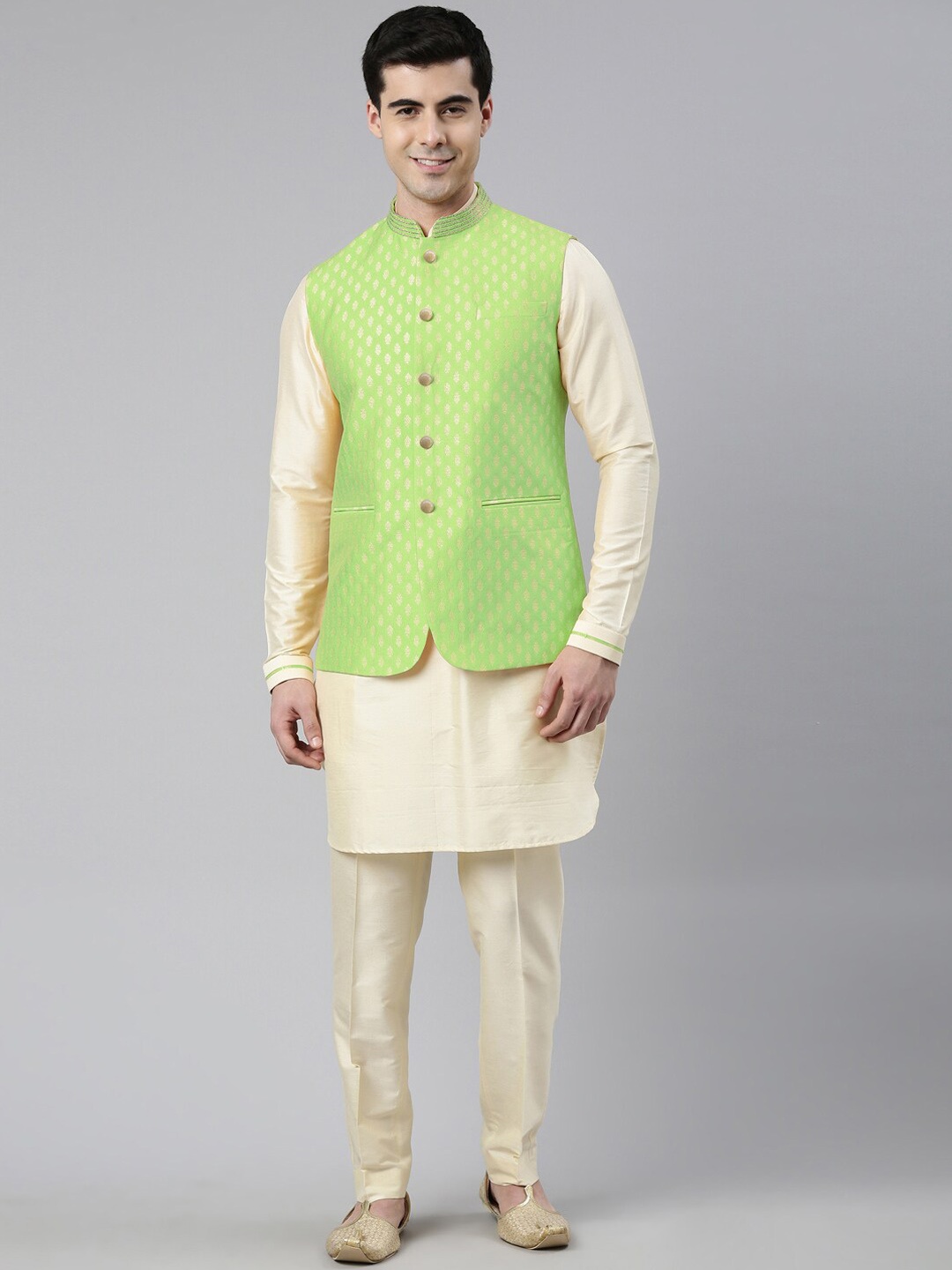 

TheEthnic.Co Mandarin Collar Straight Kurta with Pyjamas & Nehru Jacket, Beige