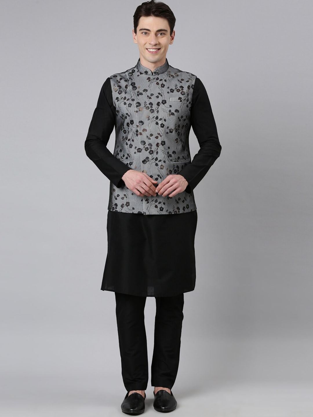 

TheEthnic.Co Mandarin Collar Kurta with Pyjamas with Printed Nehru Jacket, Black