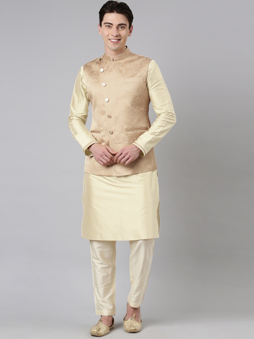 

TheEthnic.Co Mandarin Collar Regular Kurta with Pyjamas with Woven Design Nehru Jacket, Beige