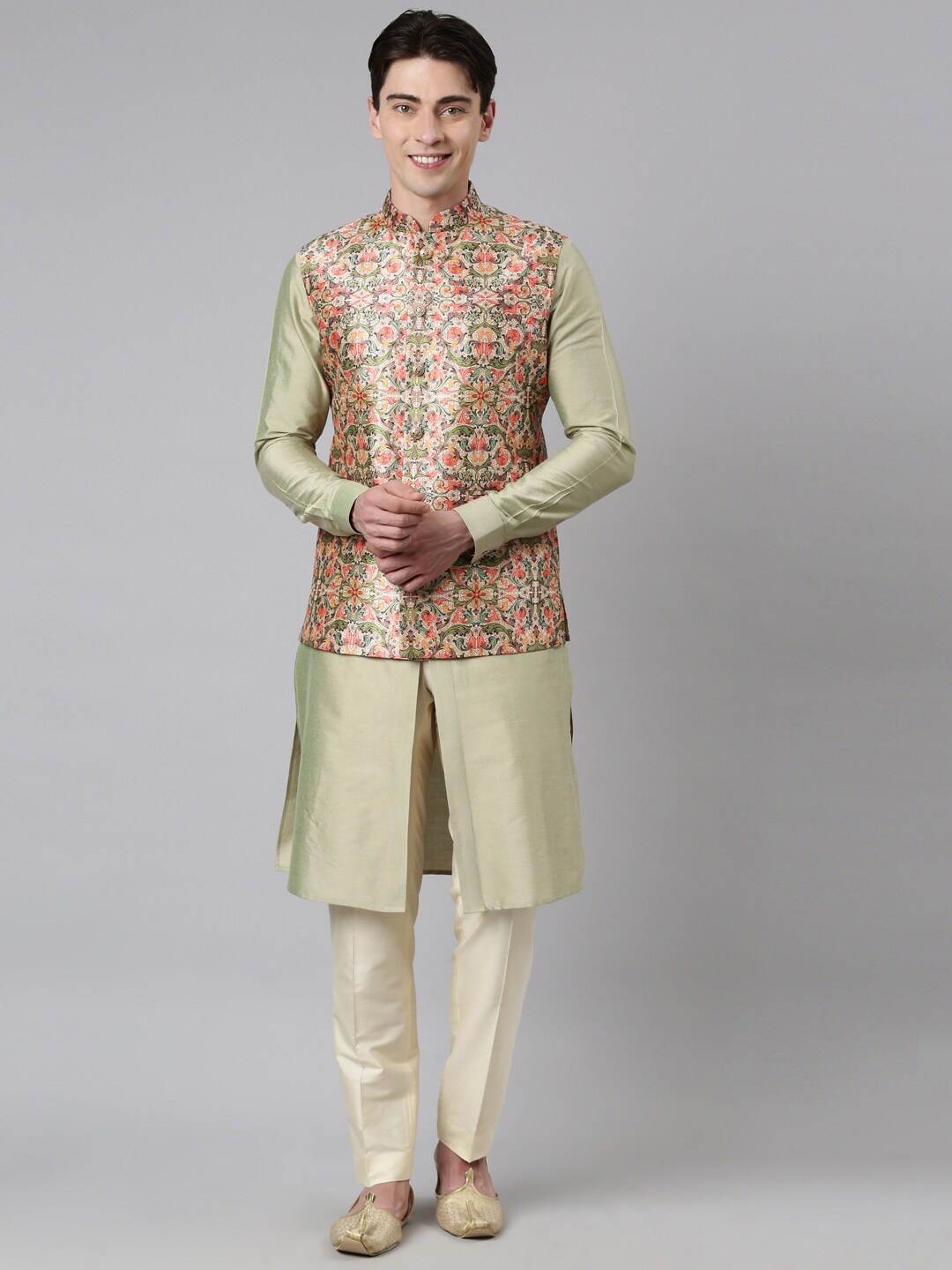 

TheEthnic.Co Mandarin Collar Regular Kurta with Pyjamas with Printed Nehru Jacket, Beige