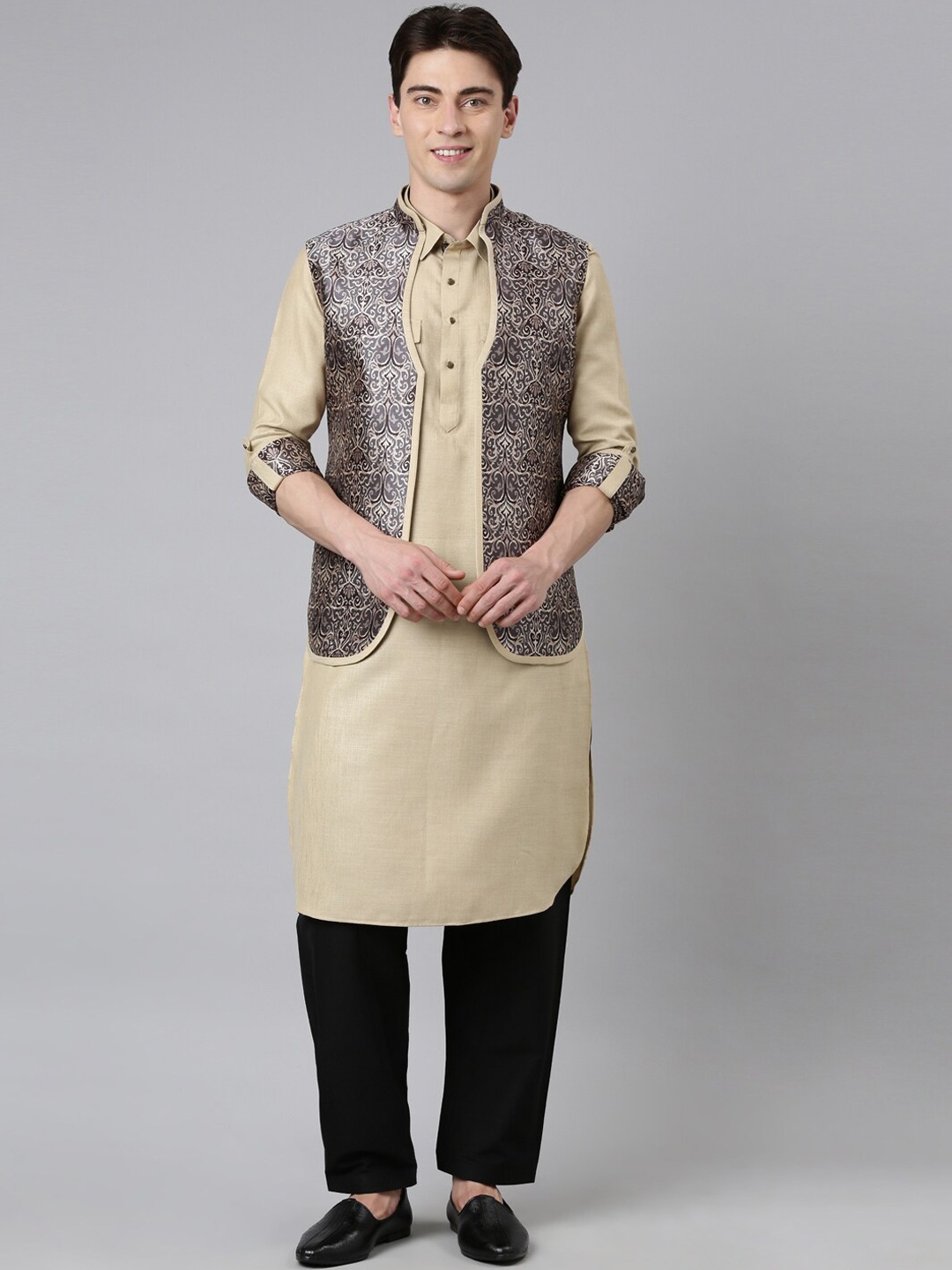 

TheEthnic.Co Shirt Collar Pathani Kurta with Pyjamas with Printed Jacket, Brown