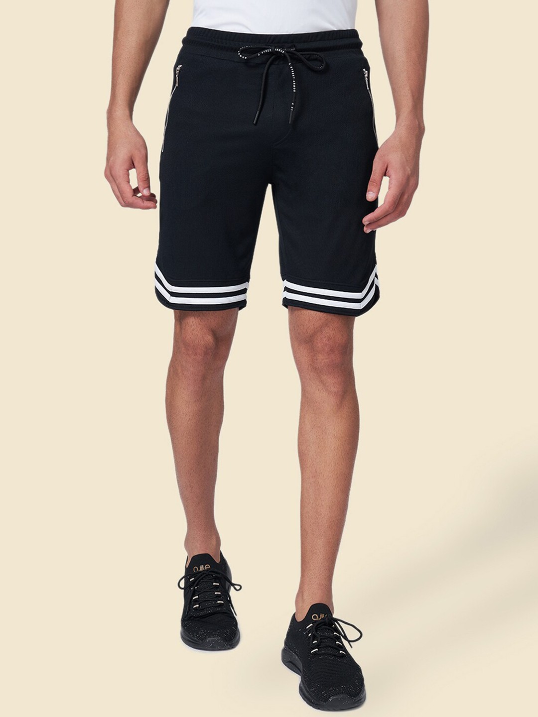 

Street Armor by Pantaloons Men Mid-Rise Regular Fit Sports Shorts, Black