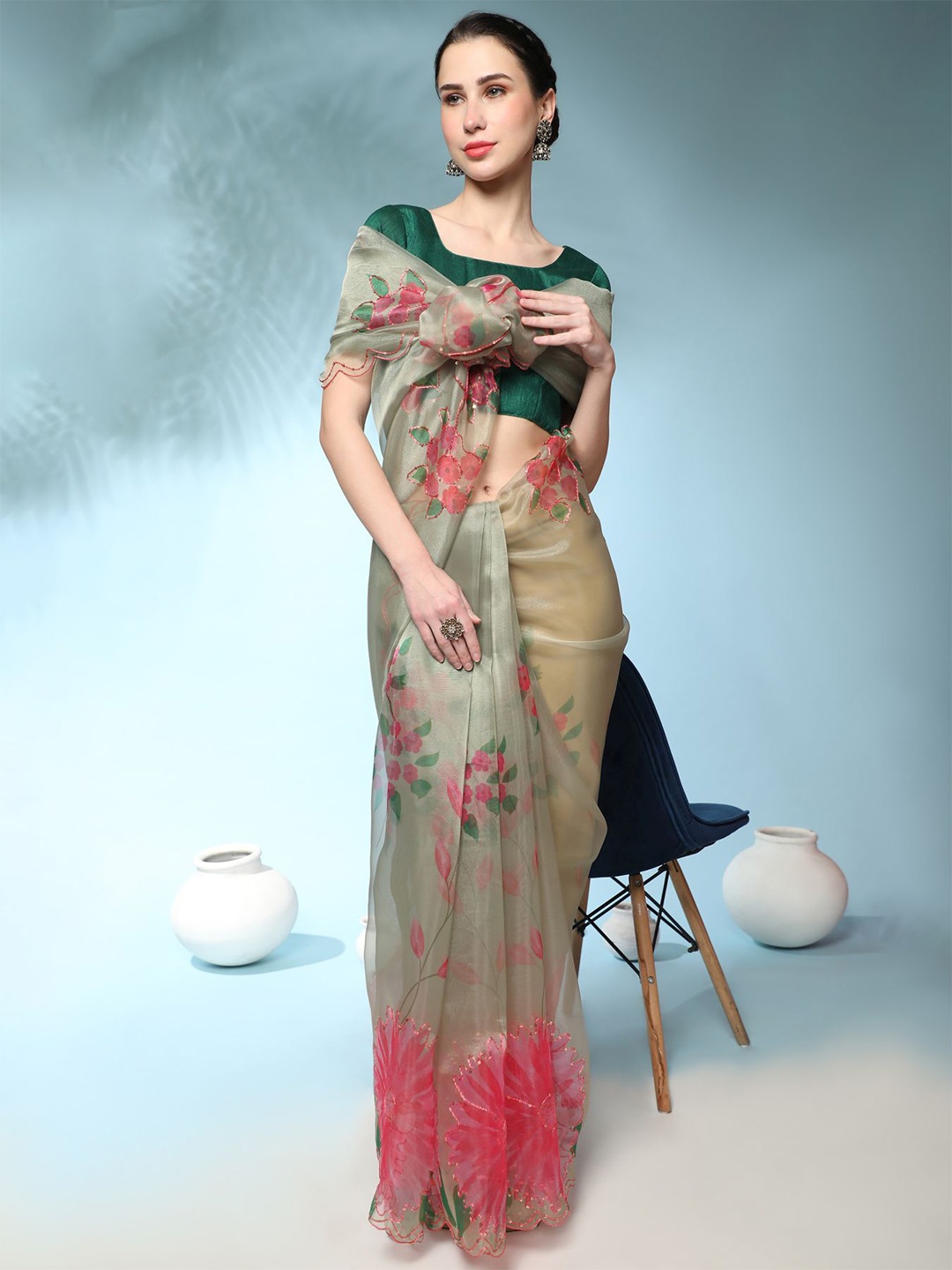 

Vastrasky Global Floral Printed Sequinned Organza Saree, Green