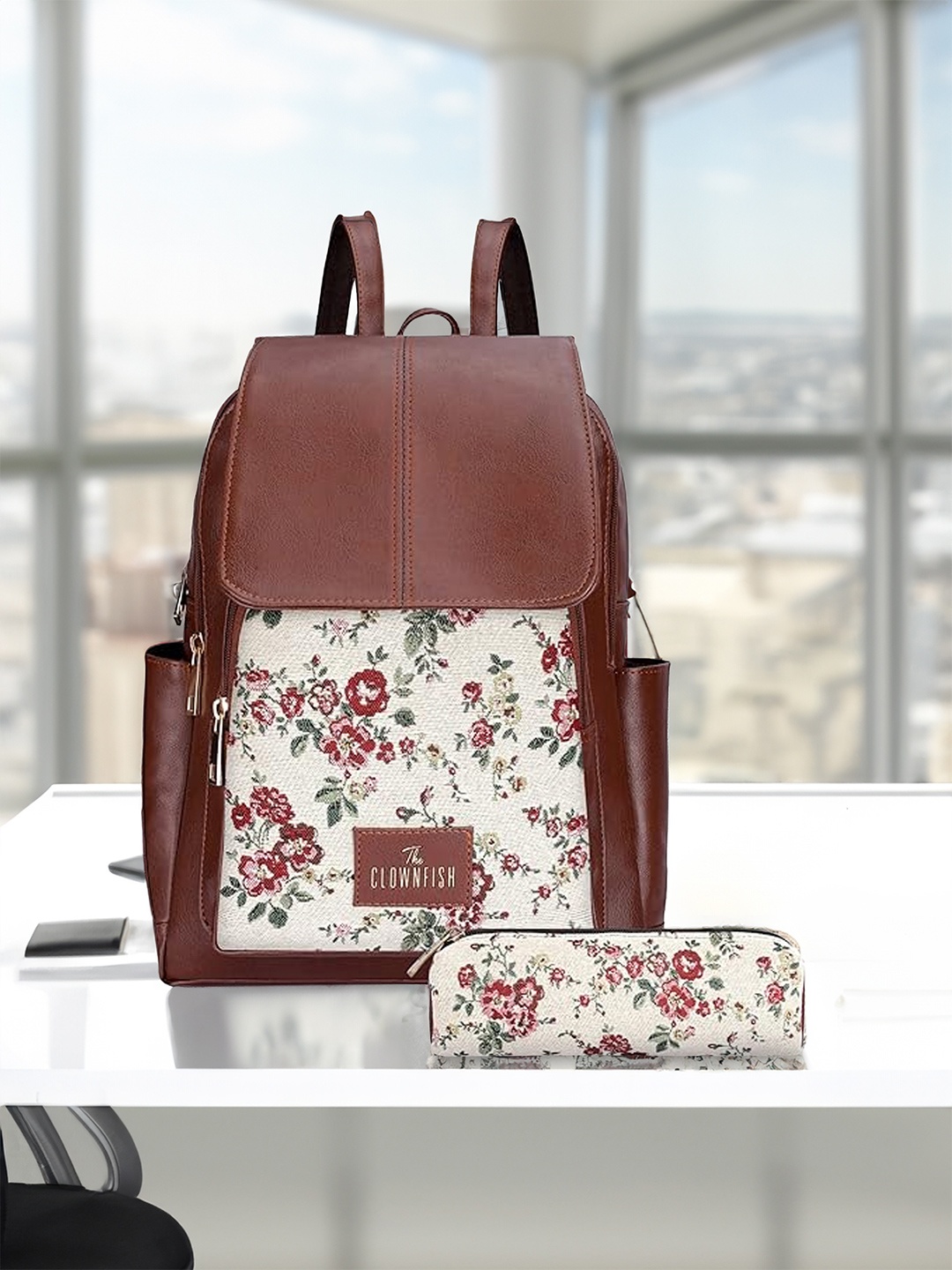 

THE CLOWNFISH Minerva & Expert Women Floral Printed Backpack With Zip Pouch, Brown