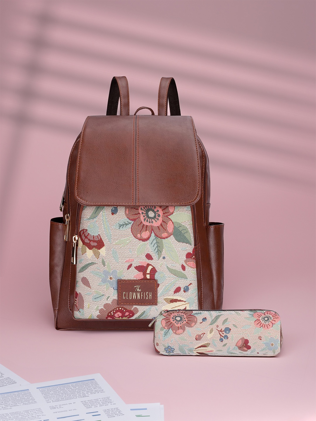 

THE CLOWNFISH Minerva & Expert Women Printed Backpack With Zip Pouch, Brown