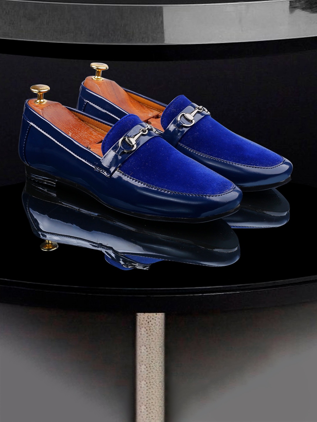 

Bxxy Men Embllished Lightweight Horsebit Loafers, Navy blue