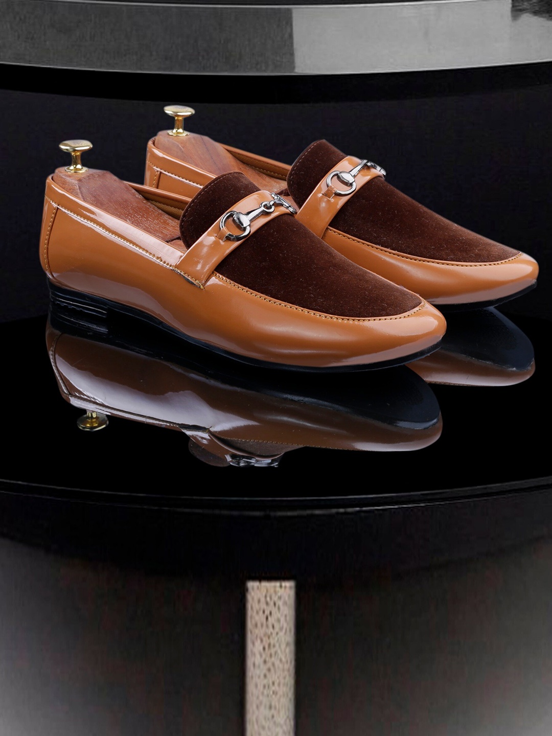 

Bxxy Men Embllished Lightweight Horsebit Loafers, Tan
