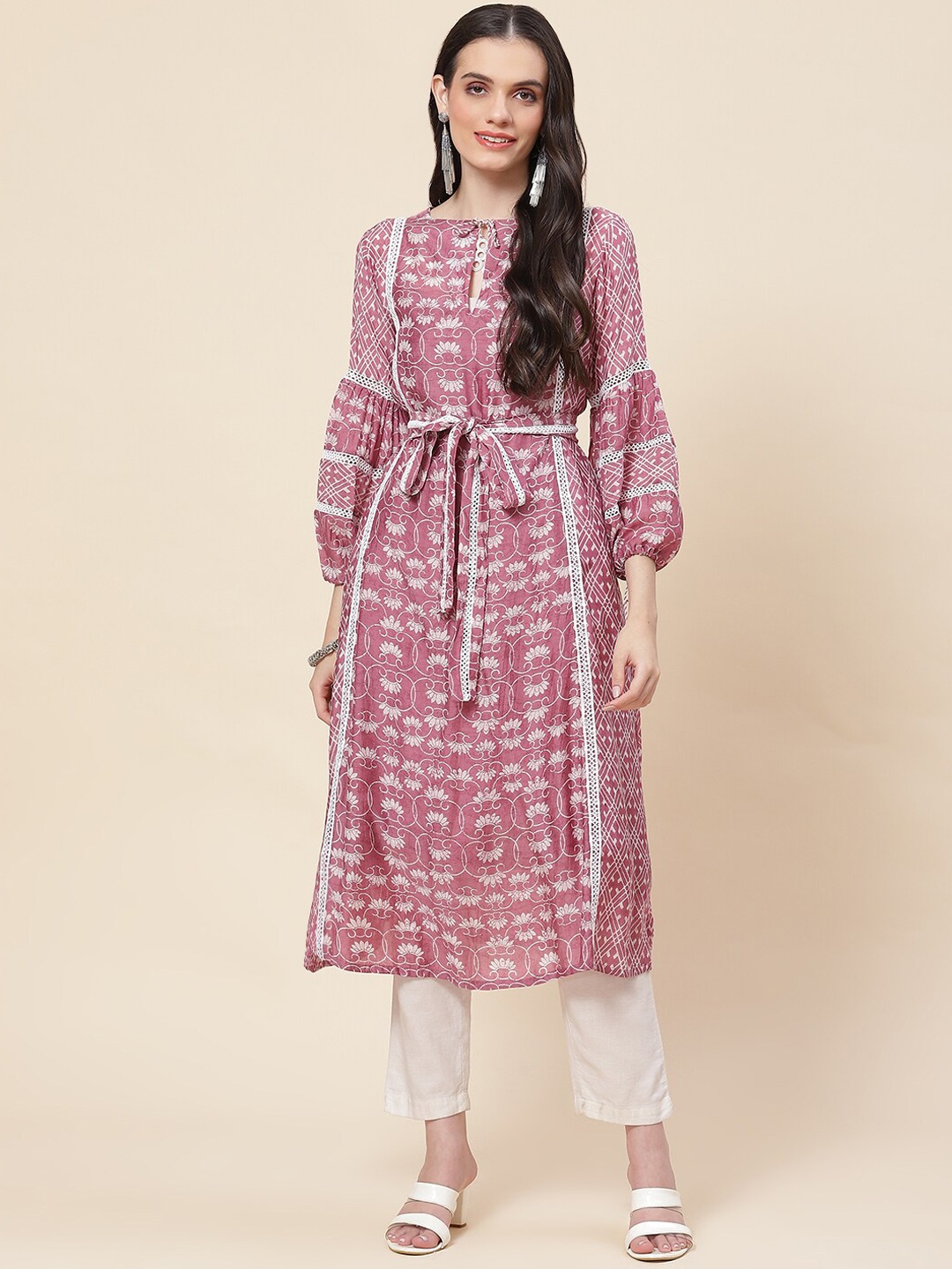 

Meena Bazaar Ethnic motif Printed Tie-Up Neck Puff Sleeves A-Line Kurta With Camisole, Mauve