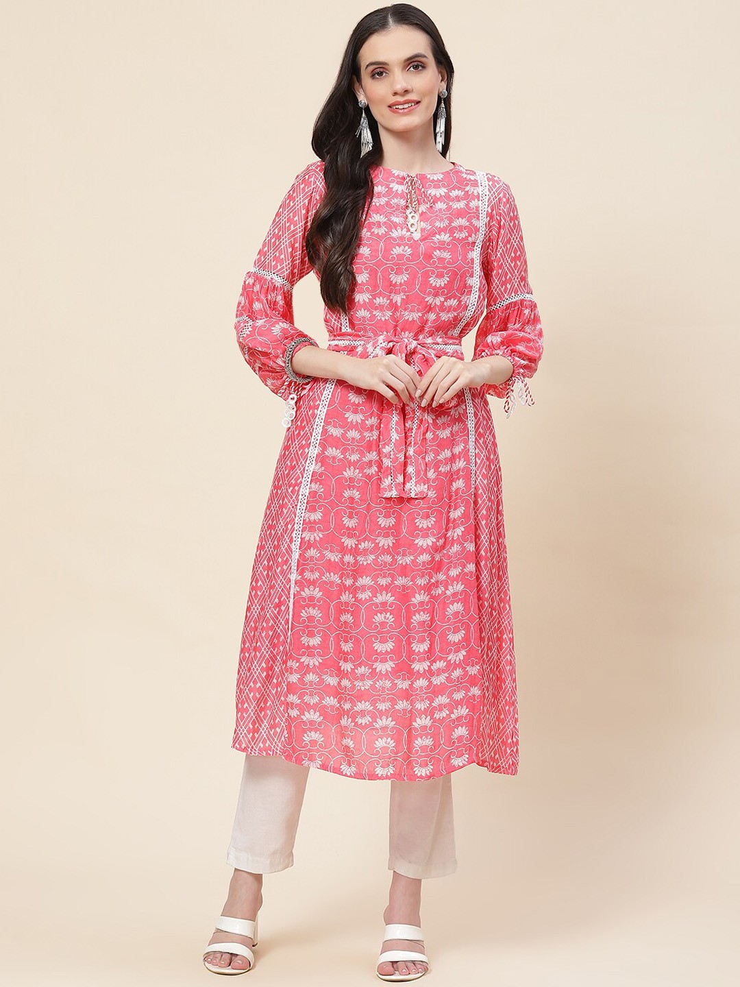 

Meena Bazaar Puff Sleeves Ethnic Motifs Printed A-Line Kurta With Camisole & Belt, Coral