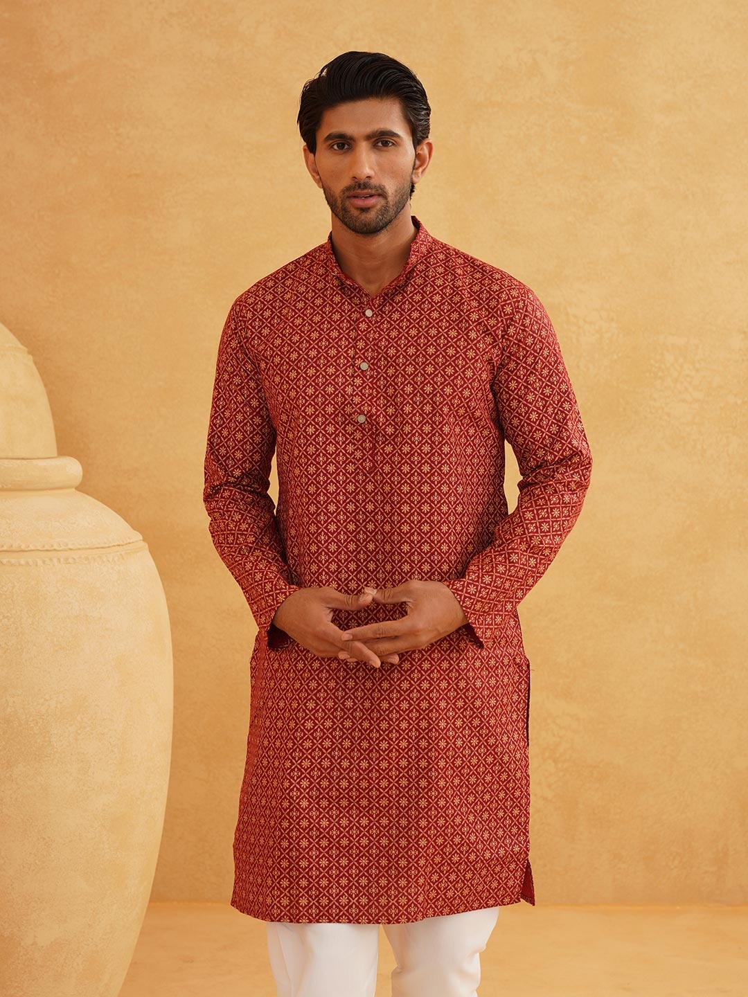 

SOJANYA Ethnic Motifs Printed Mandarin Collar Cotton Linen Kurta, Maroon