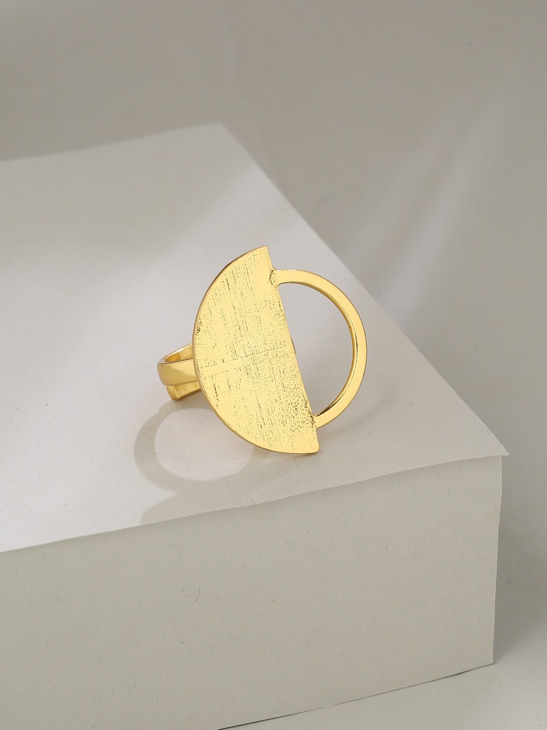 

Mitali Jain Gold-Plated Empty Dome Shaped Adjustable Finger Ring