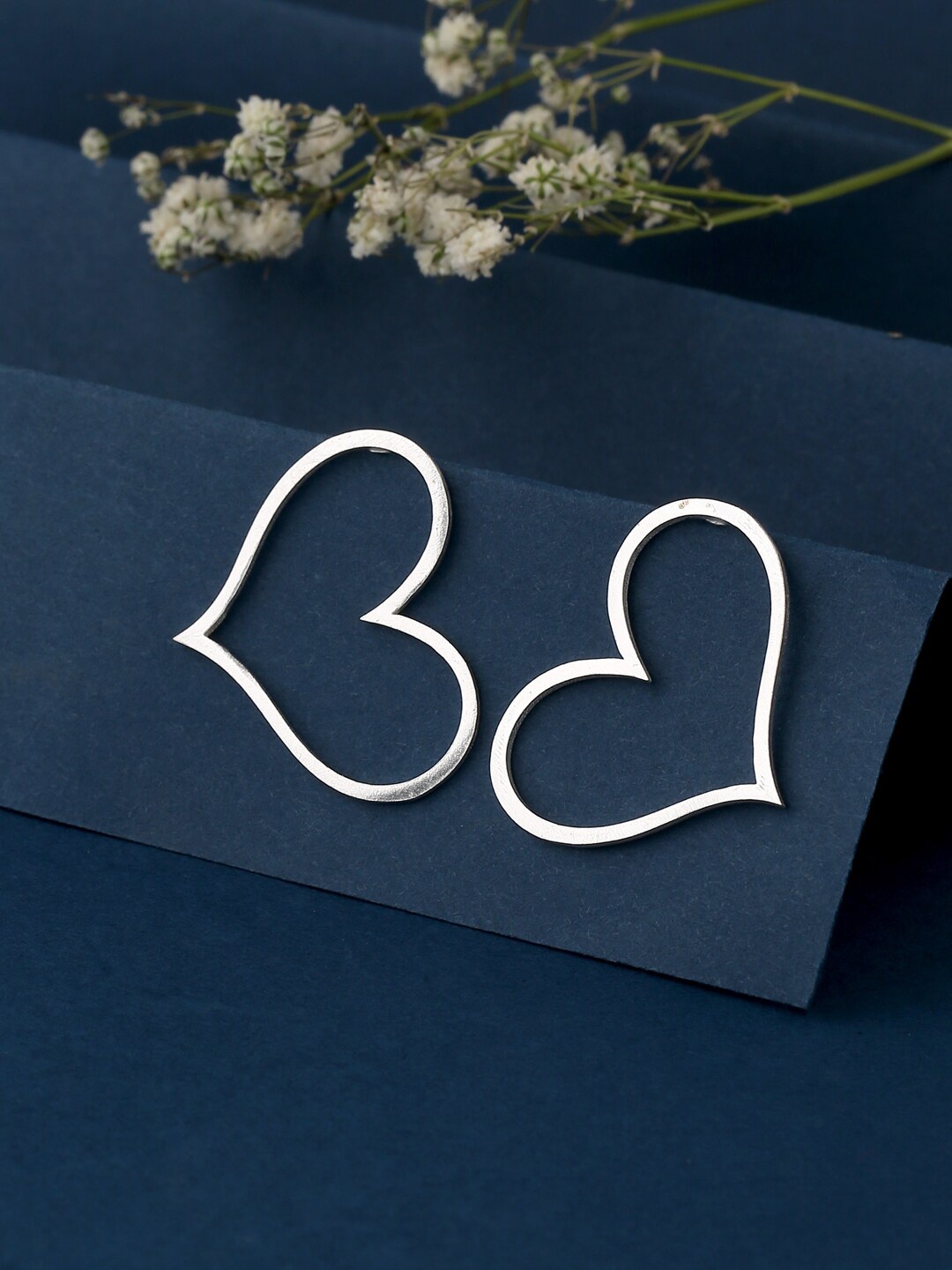 

Mitali Jain Silver-Plated Heart Shaped Studs Earrings