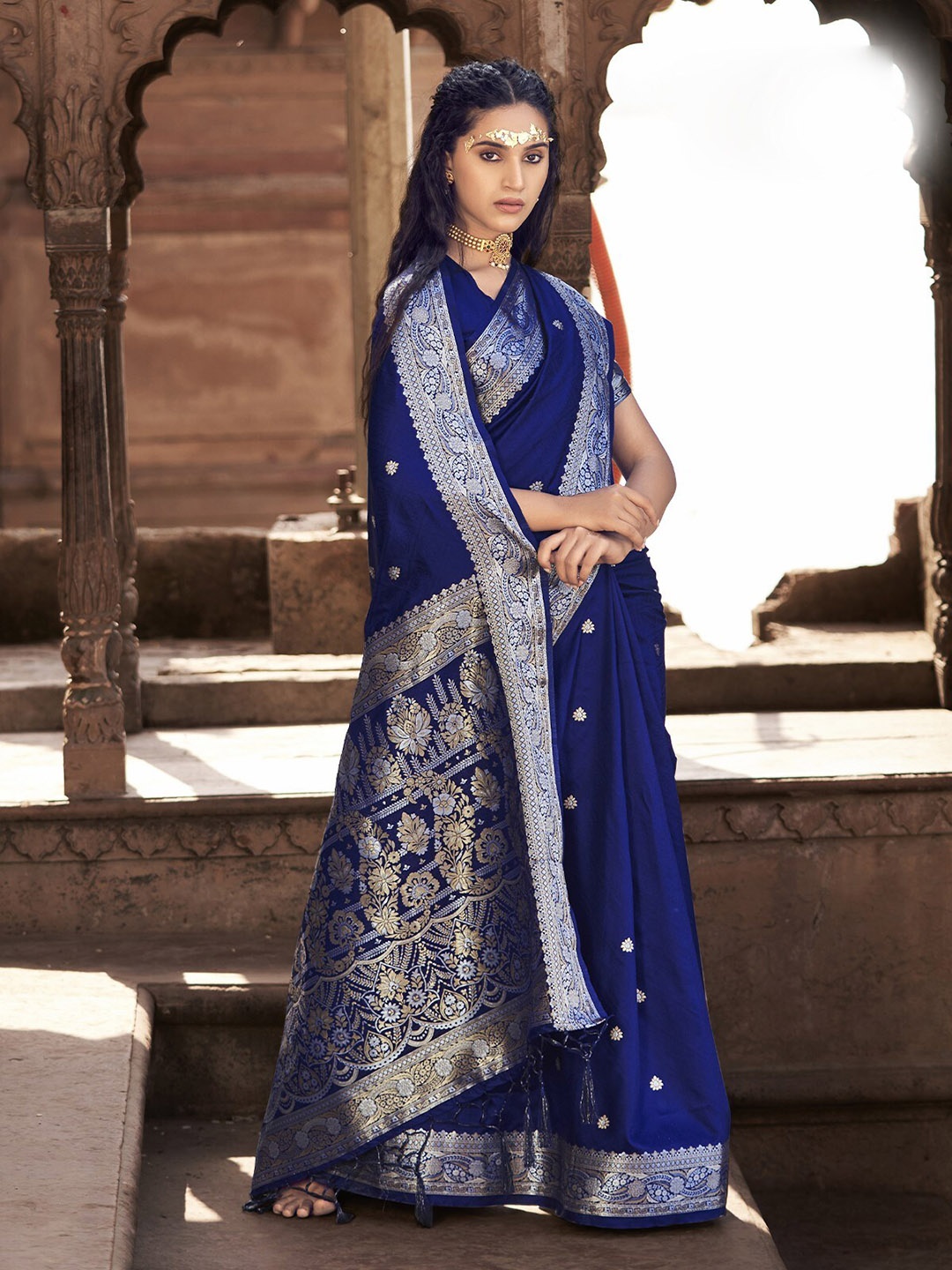 

ODETTE Ethnic Motif Silk Blend Zari Saree With Blouse Piece, Blue