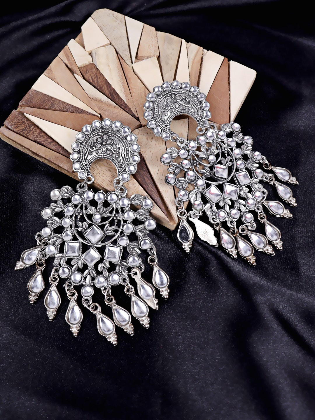 

VAGHBHATT Silver-Plated Classic Chandbalis Earrings