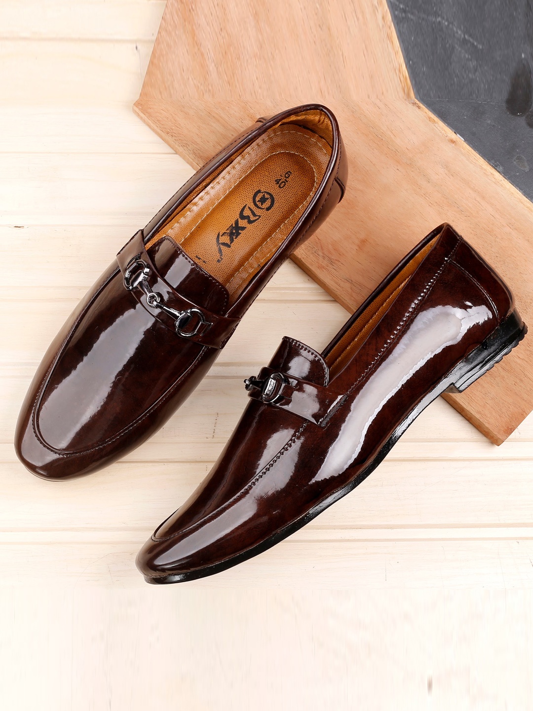

Bxxy Men Embellished Lightweight Horsebit Loafers, Brown