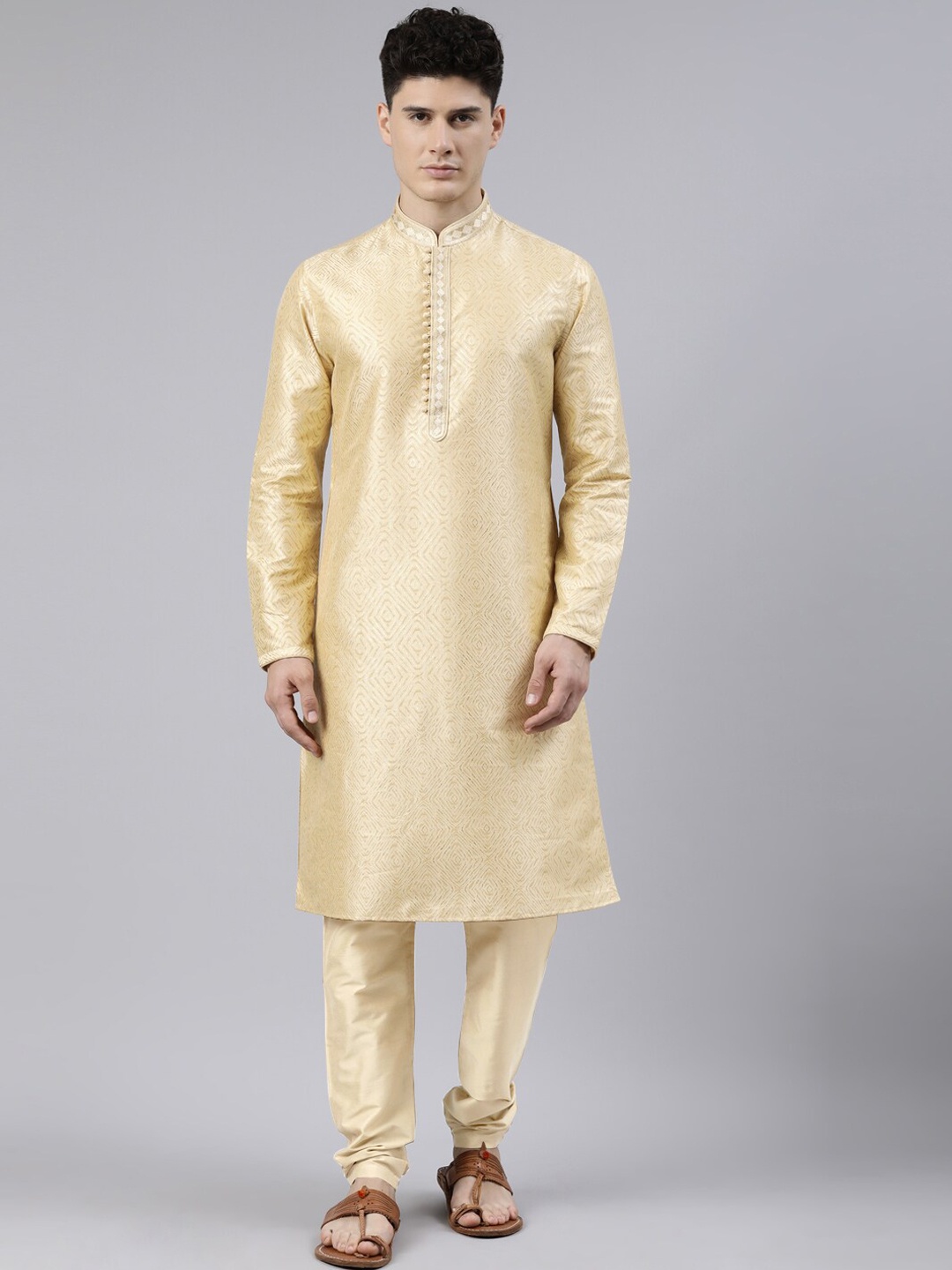 

TheEthnic.Co Geometric Printed Mandarin Collar Kurta with Churidar, Beige