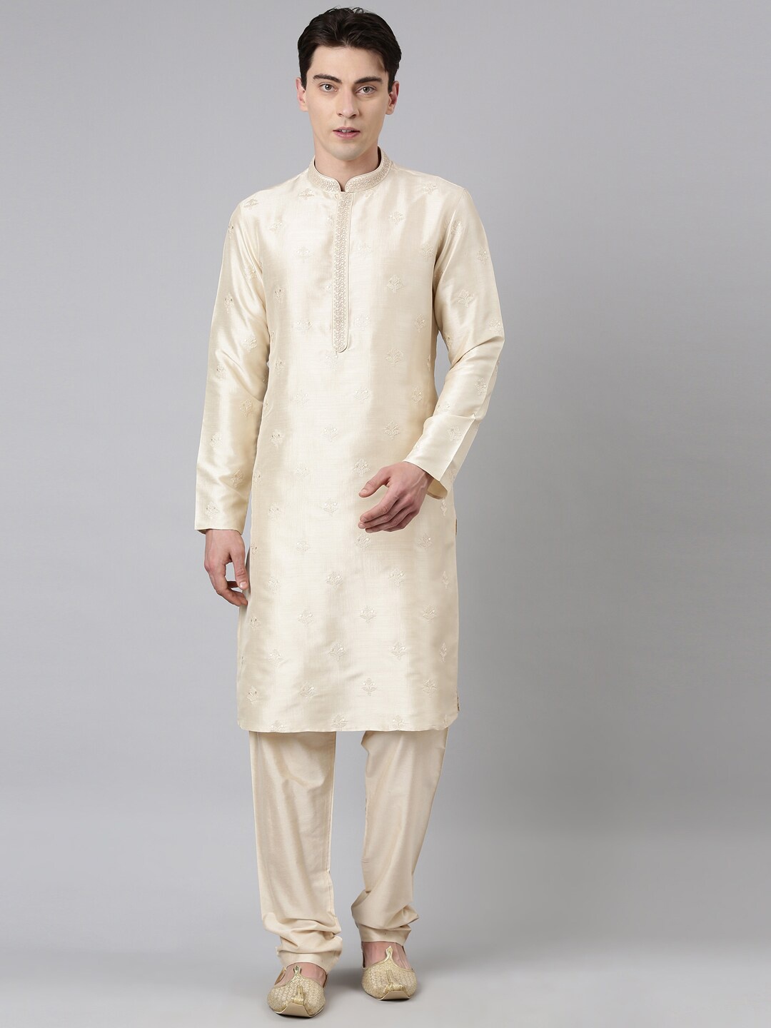 

TheEthnic.Co Ethnic Motifs Embroidered Kurta with Pyjamas, Cream