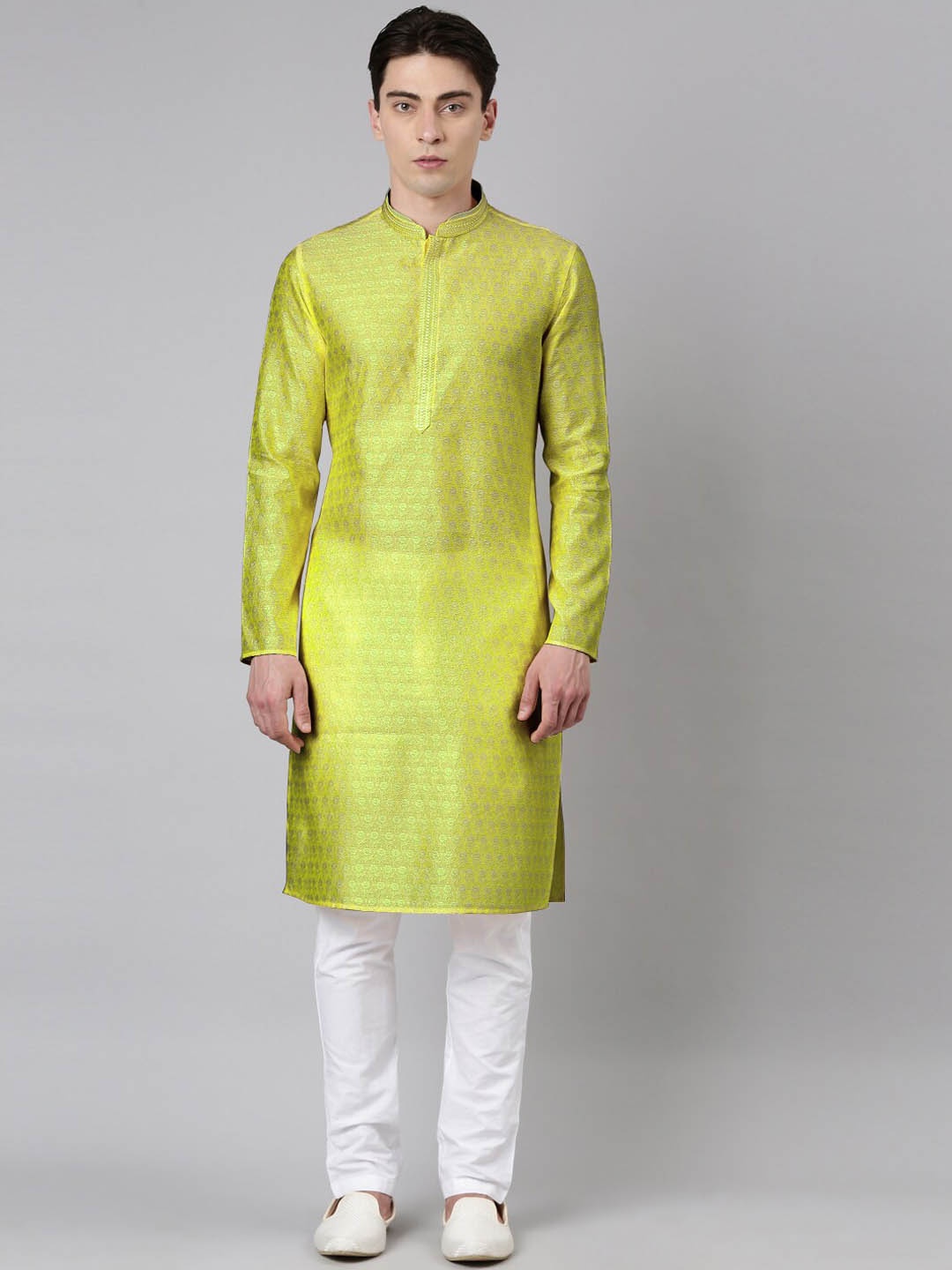 

TheEthnic.Co Mandarin Collar Floral Woven Design Thread Work Kurta with Pyjamas, Lime green