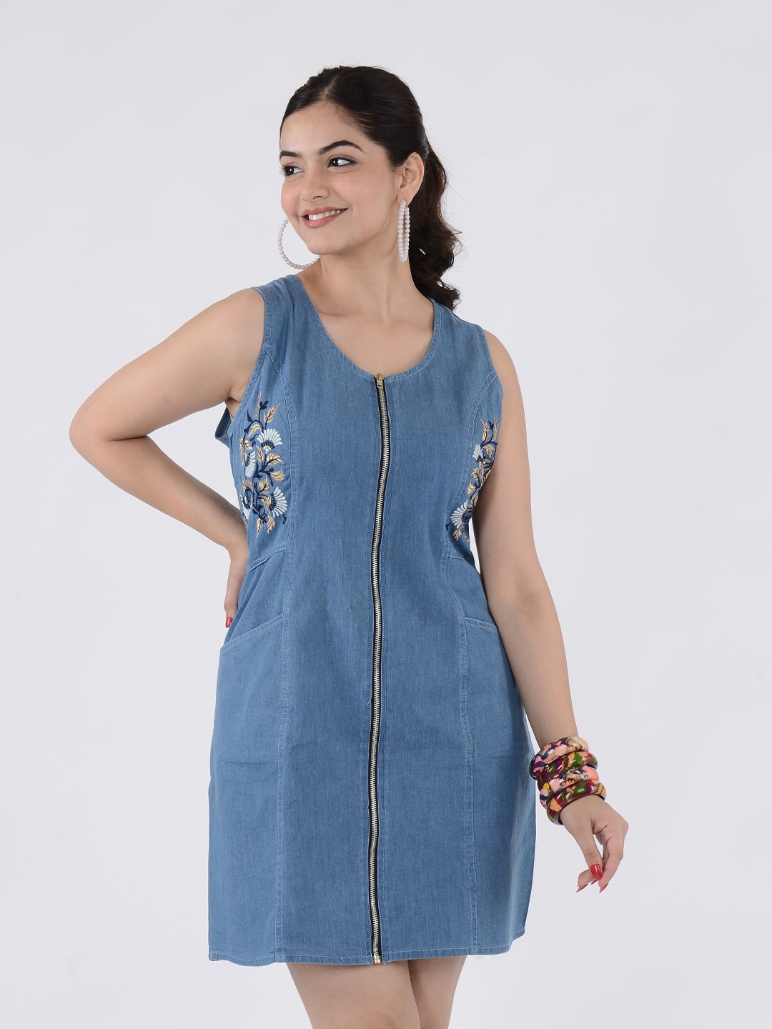 

SUMAVI-FASHION Floral Embroidered Denim Cotton A-Line Midi Dress, Blue