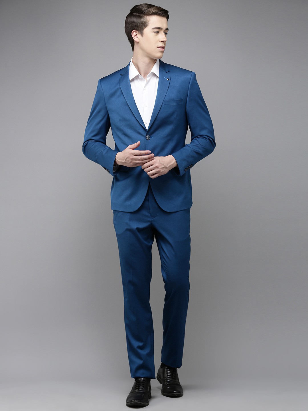 

Van Heusen Slim-Fit Single-Breasted Formal Two-Piece Suit, Blue