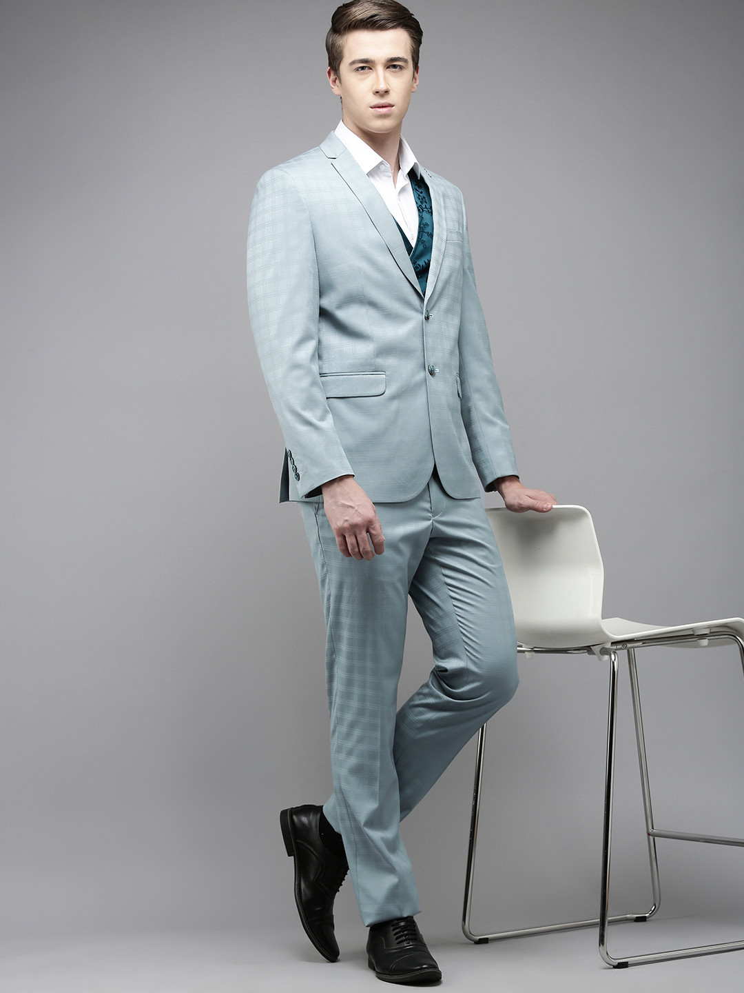 

Van Heusen Men Checked Single Breasted Slim Fit 3-Piece Suits, Green