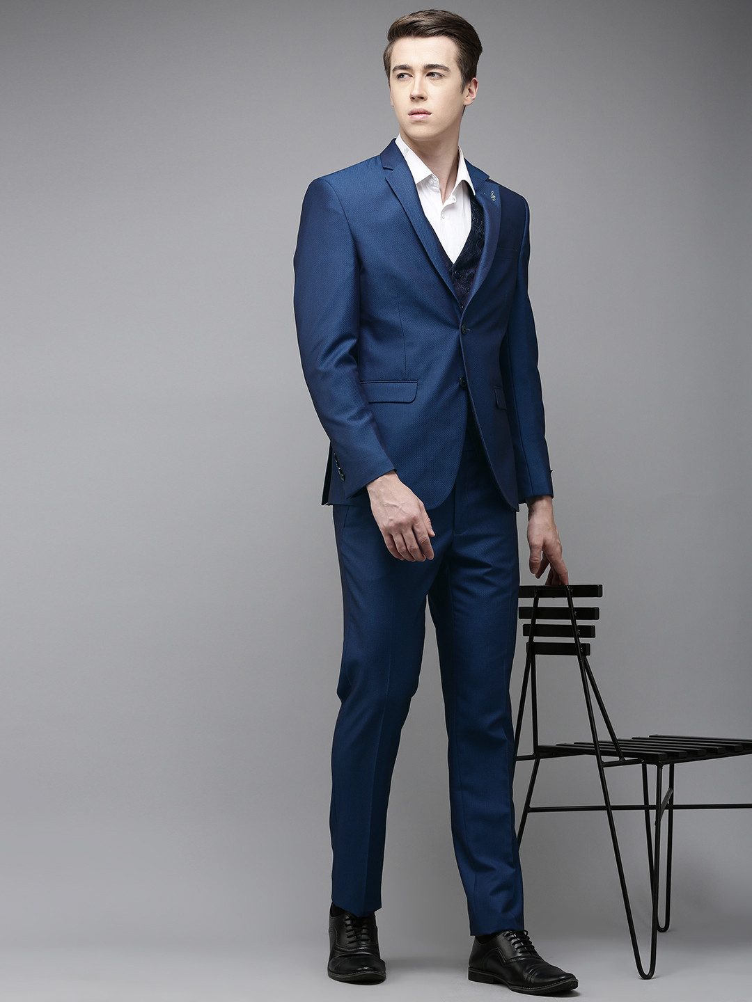 

Van Heusen Men Single Breasted Slim Fit 3-Piece Suits, Navy blue