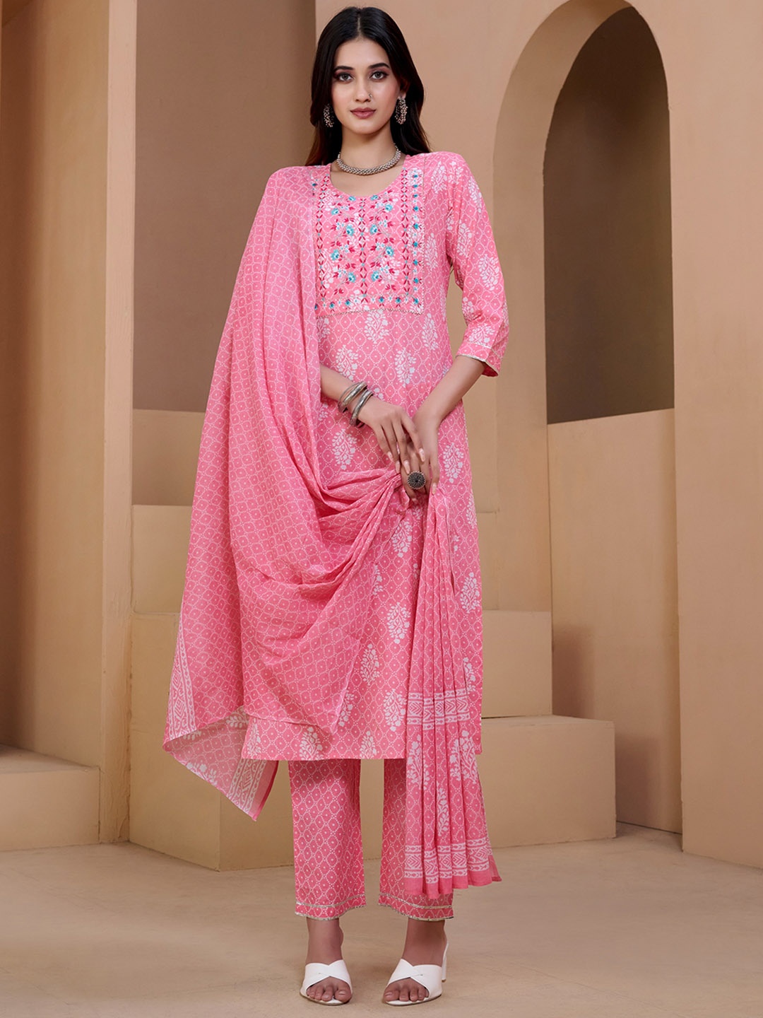 

Sangria Pink & White Ethnic Motifs Printed Pure Cotton Kurta With Trousers & Dupatta