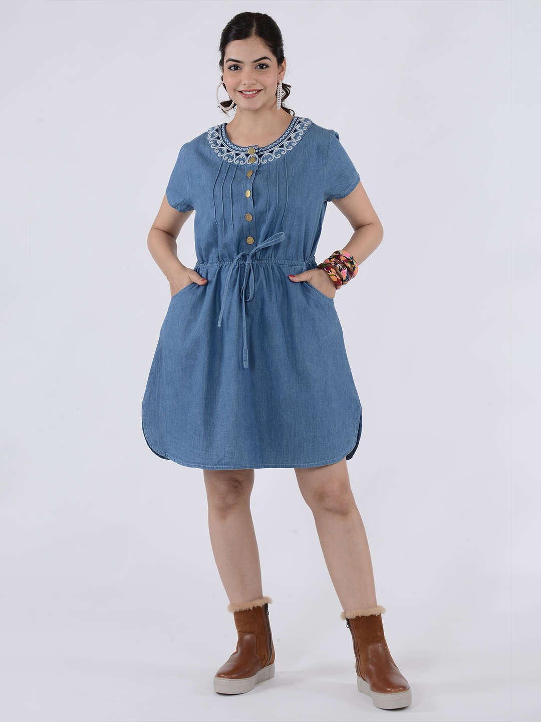 

SUMAVI-FASHION Embroidered Tie-Up Neck Curved Denim A-Line Dress, Blue