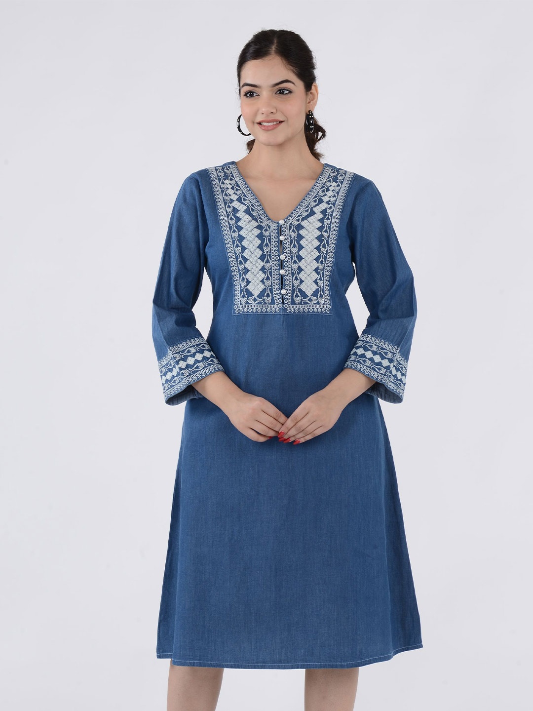 

SUMAVI-FASHION Floral Embroidered Denim Cotton A-Line Midi Dress, Blue