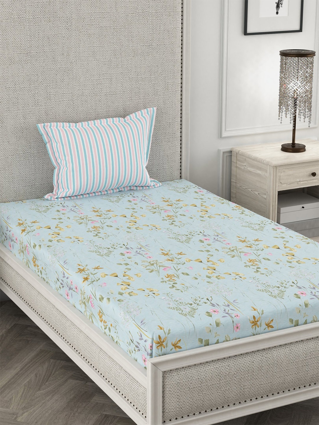 

CHHAVI INDIA Blue & Green Floral Printed 210 TC 2 Bedsheet & 3 Pillow Covers
