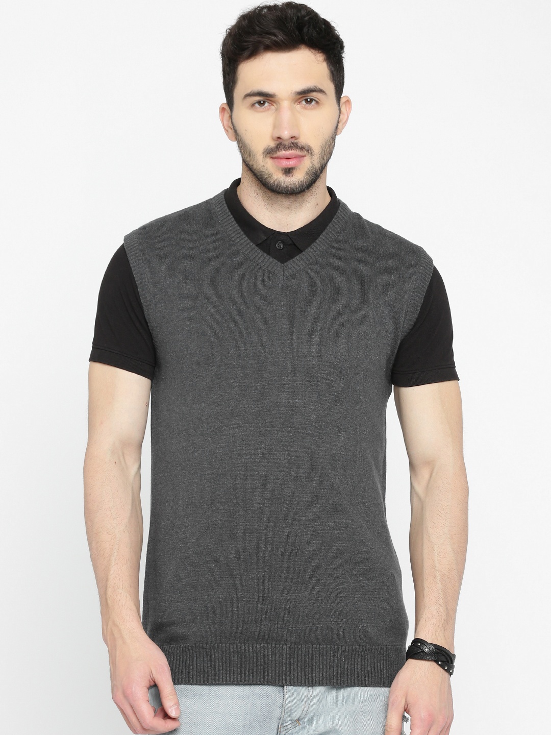 

Roadster Men Charcoal Solid Sweater Vest