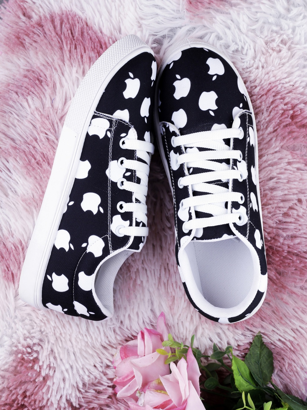 

AROOM Women Printed Sneakers, Black
