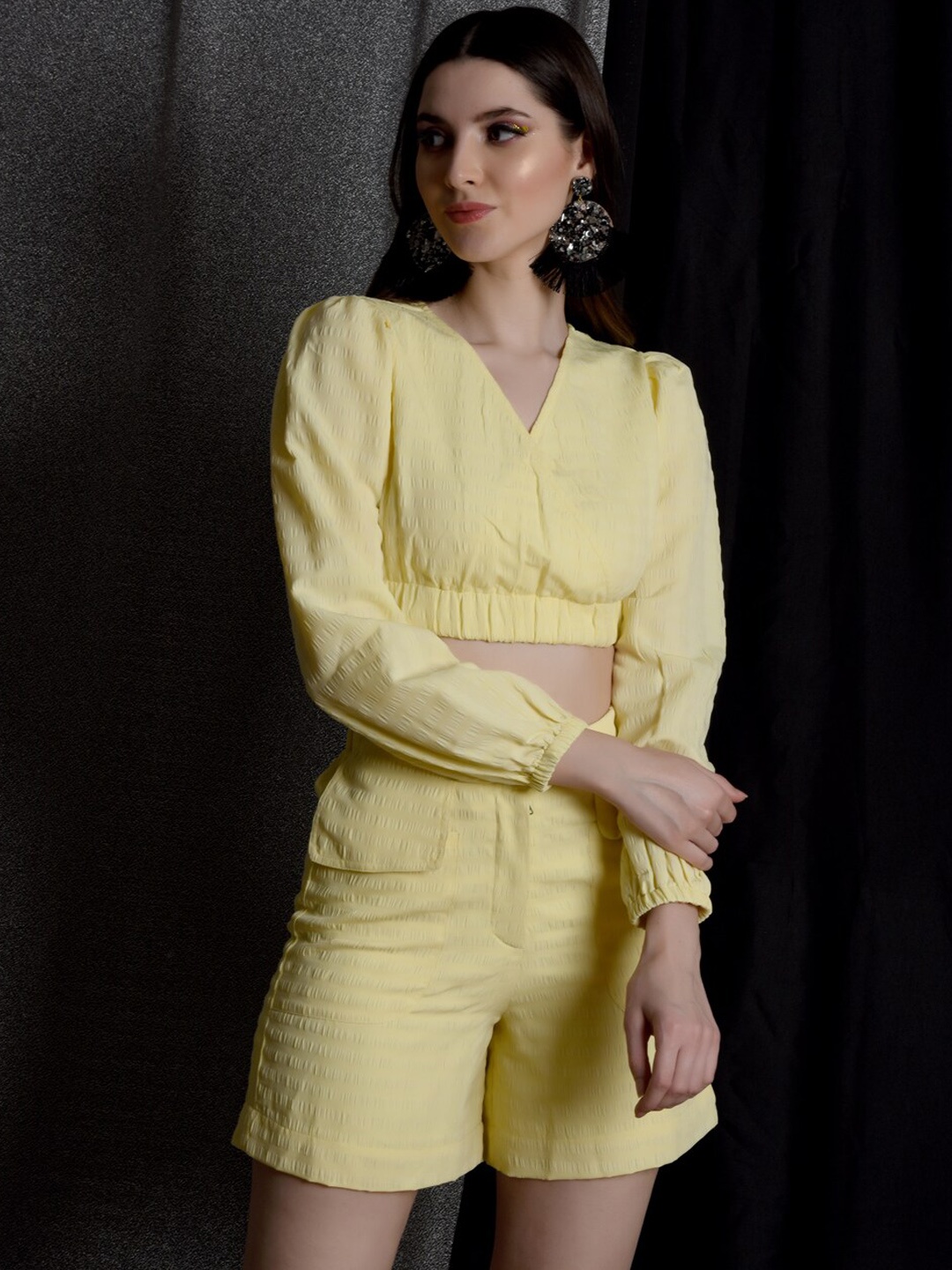 

FLAWLESS V-Neck Puff Sleeves Crop Top & Shorts, Yellow