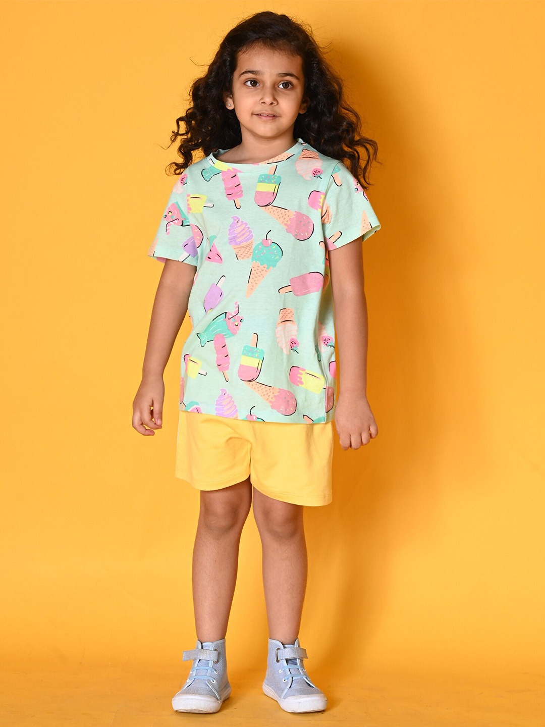 

Anthrilo Girls Printed T-shirt with Shorts, Sea green