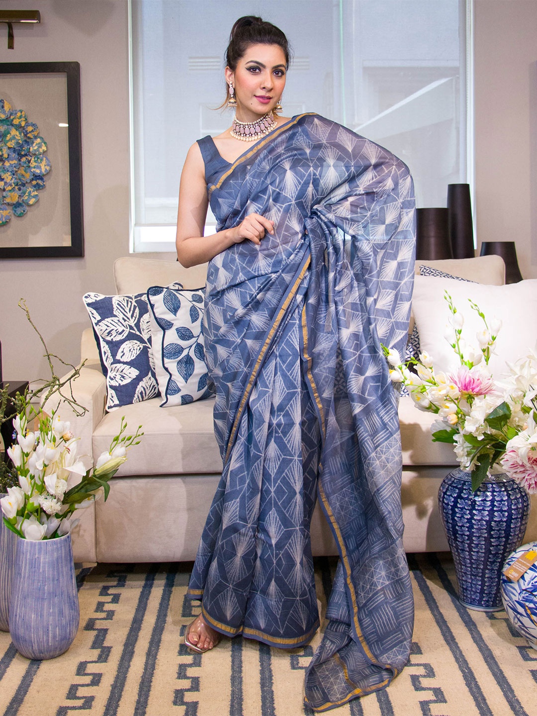 

AACHHO Geometric Printed Zari Chanderi Saree, Blue