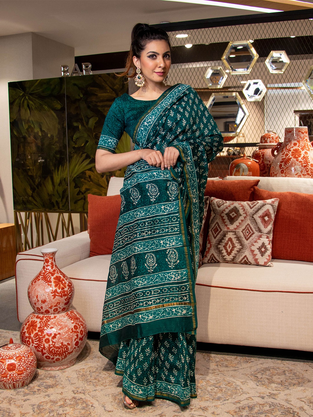 

AACHHO Ethnic Motifs Printed Zari Chanderi Saree, Green