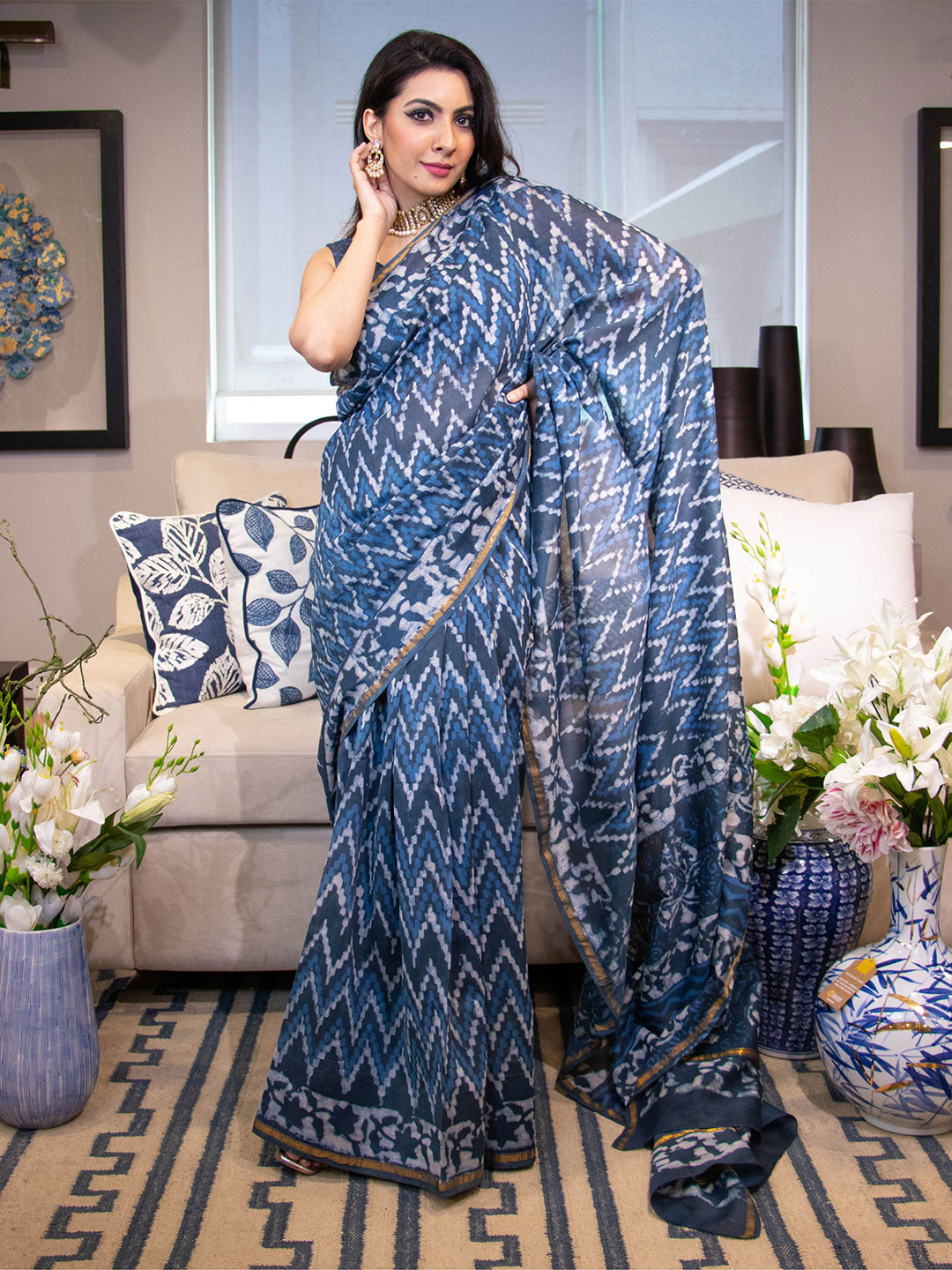 

AACHHO Geometric Printed Chanderi Saree, Blue