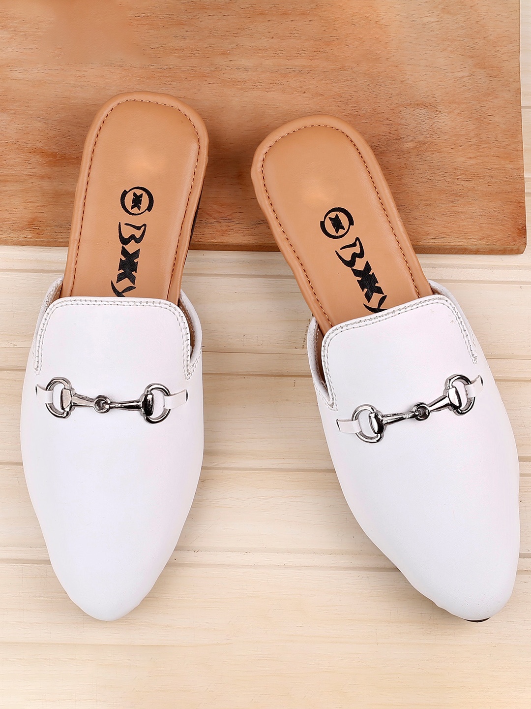 

Bxxy Men Pointed Toe Embellished Horsebit Mules, White
