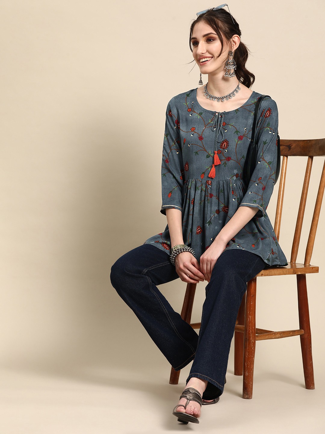 

Sangria Floral Printed Pleated Tie-Up Neck Kurti, Grey