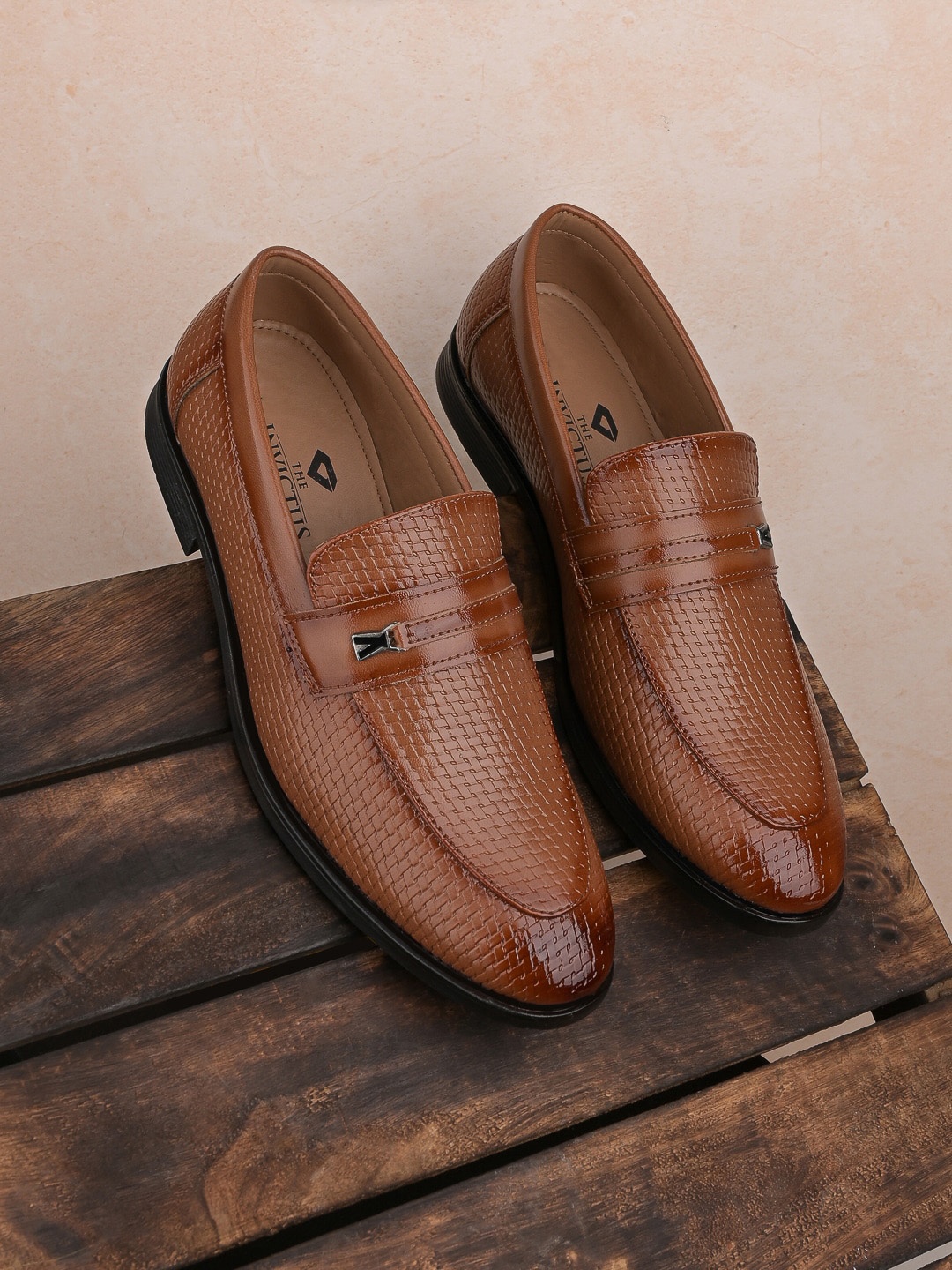INVICTUS Men Textured Formal Loafers, Tan