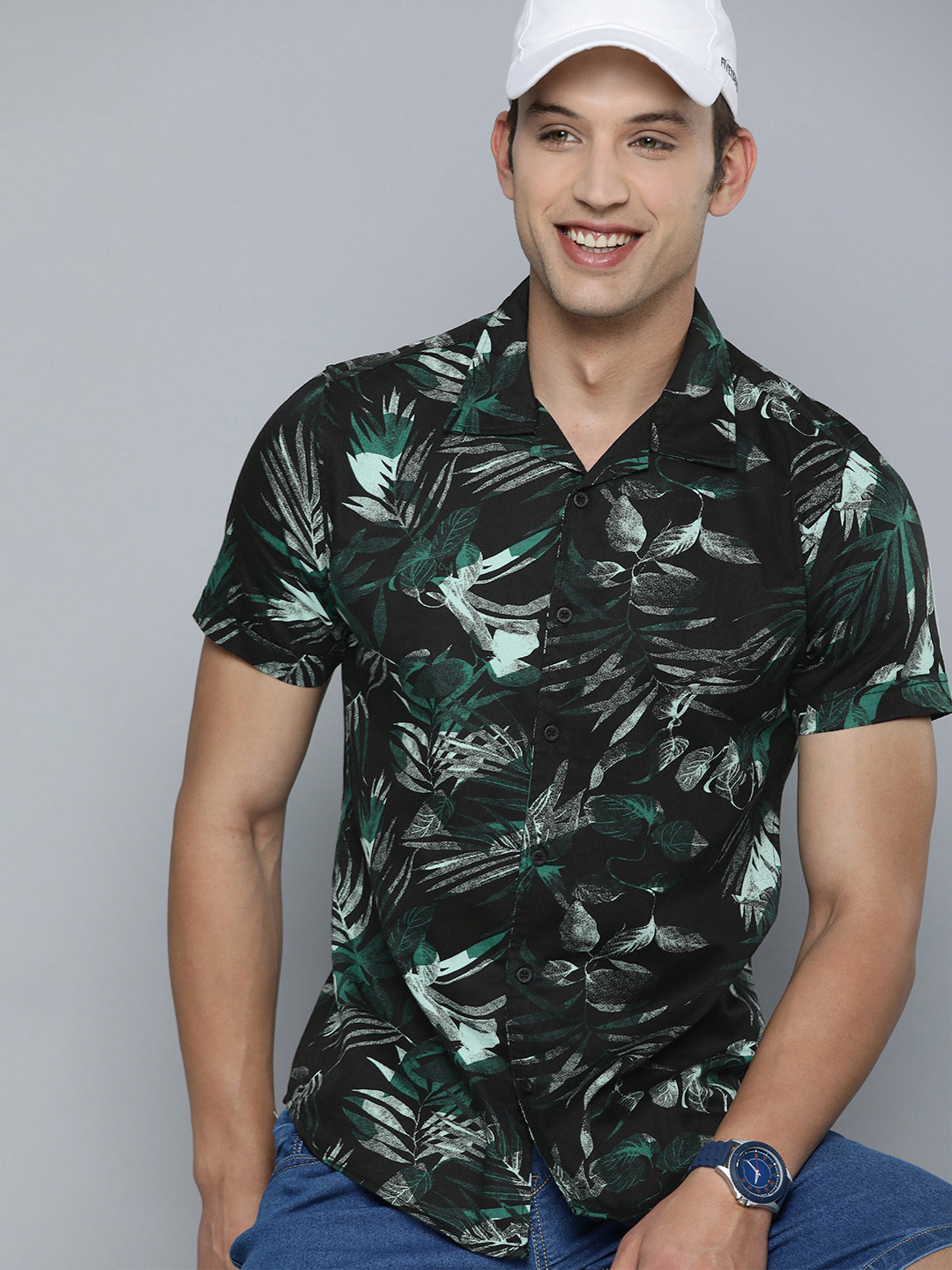 

HERE&NOW Men Slim Fit Floral Printed Opaque Casual Shirt, Black