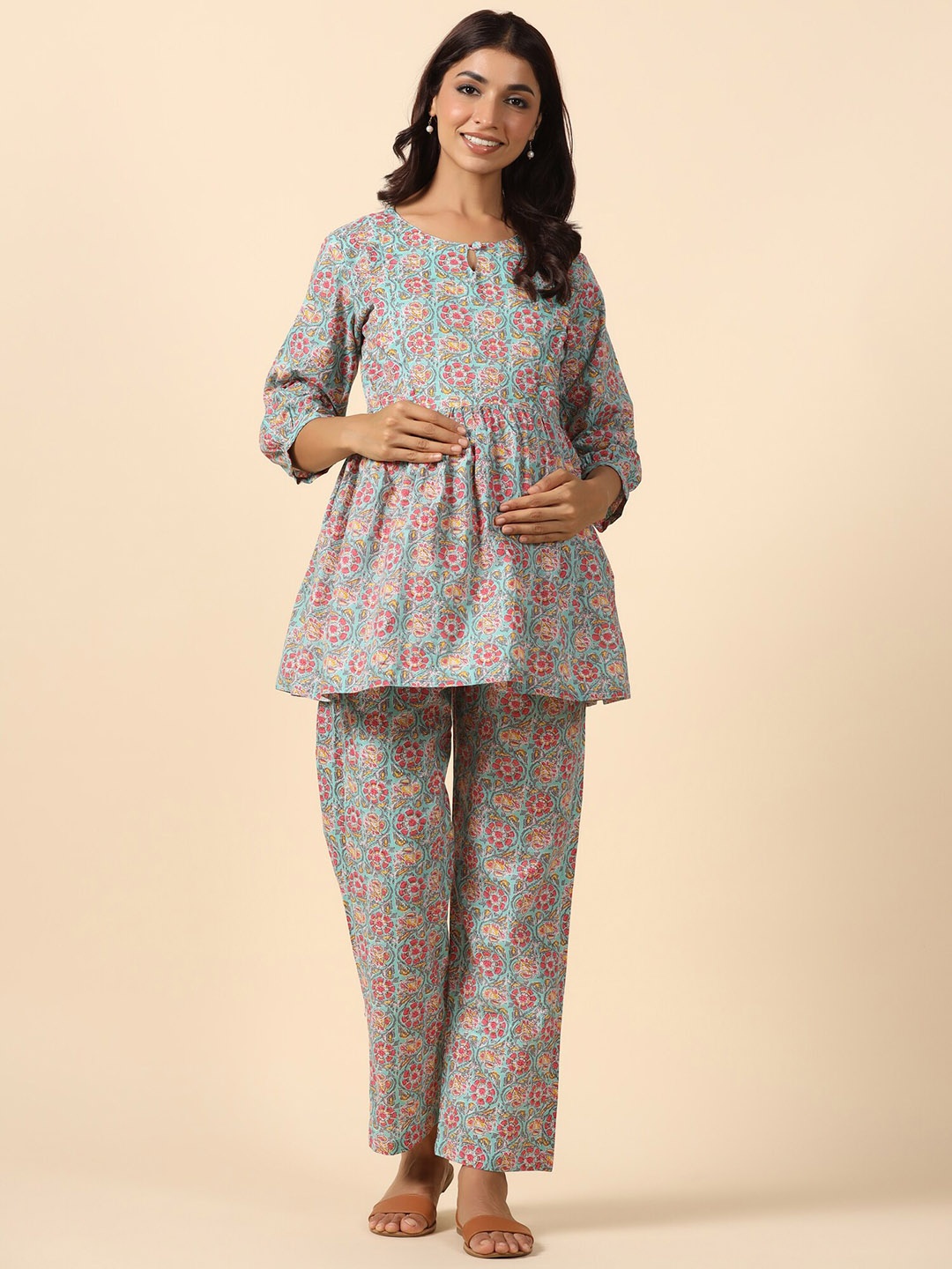 

Ikk Kudi by Seerat Floral Printed Regular Pure Cotton Maternity Kurti With Trousers, Turquoise blue