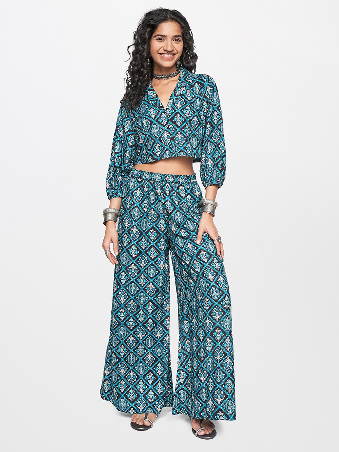 

Global Desi Women Printed Top With Trousers Co-Ords, Teal