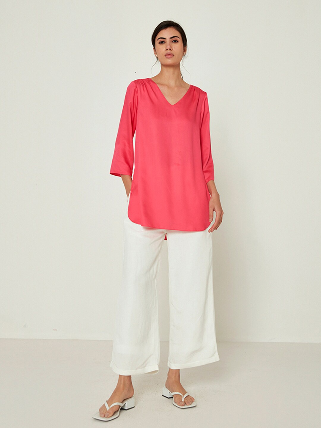 

Ancestry V-Neck Satin Curved Hem Kurti, Fuchsia